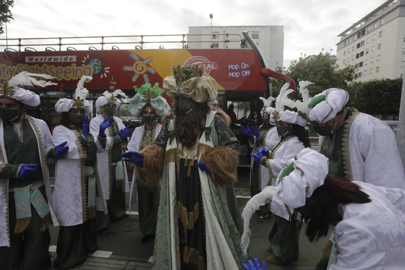 Reyes Magos de Cádiz: largas colas para ver a sus majestades