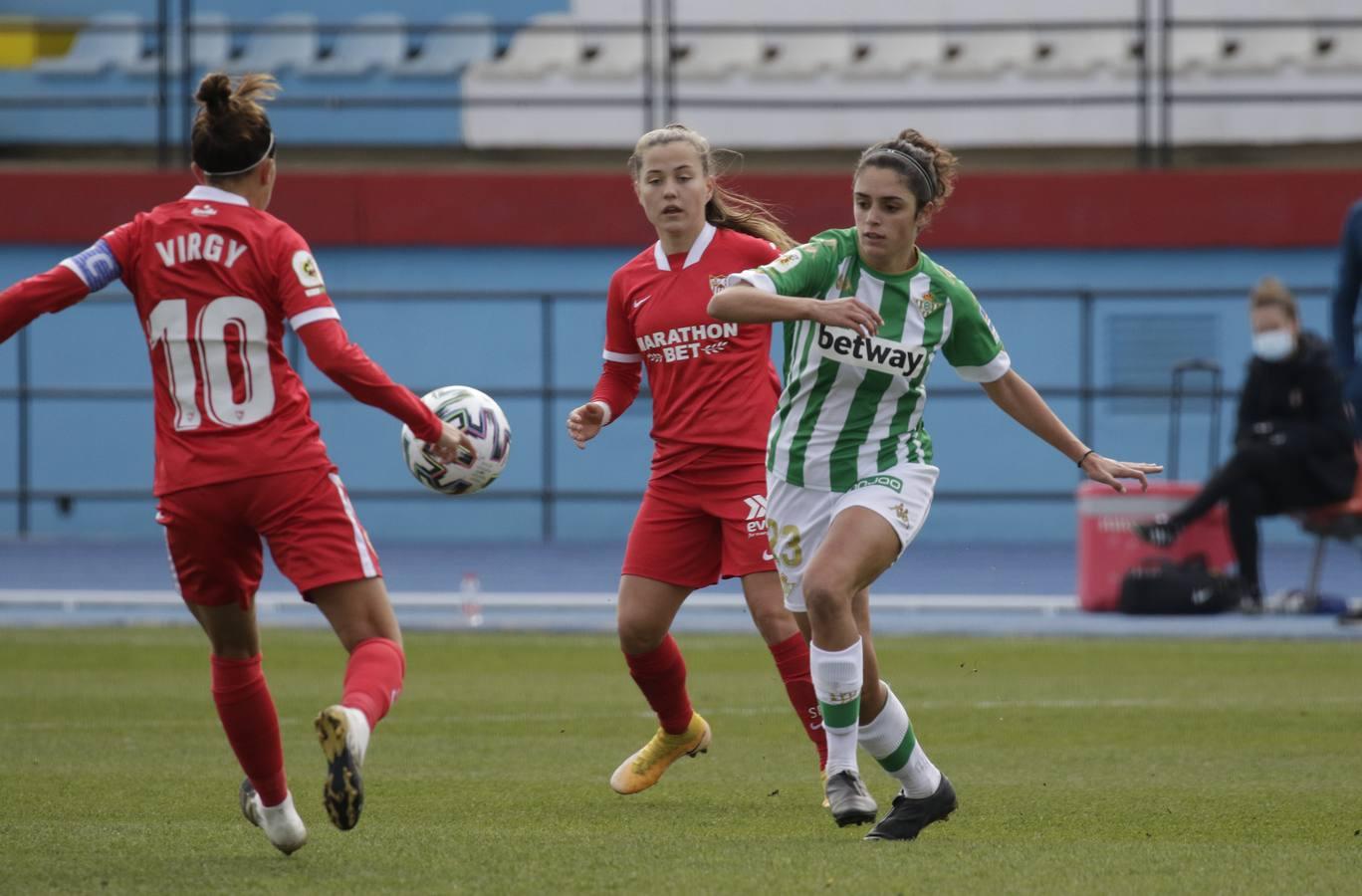 Las mejores imágenes del derbi entre el Betis Féminas y el Sevilla F.C.