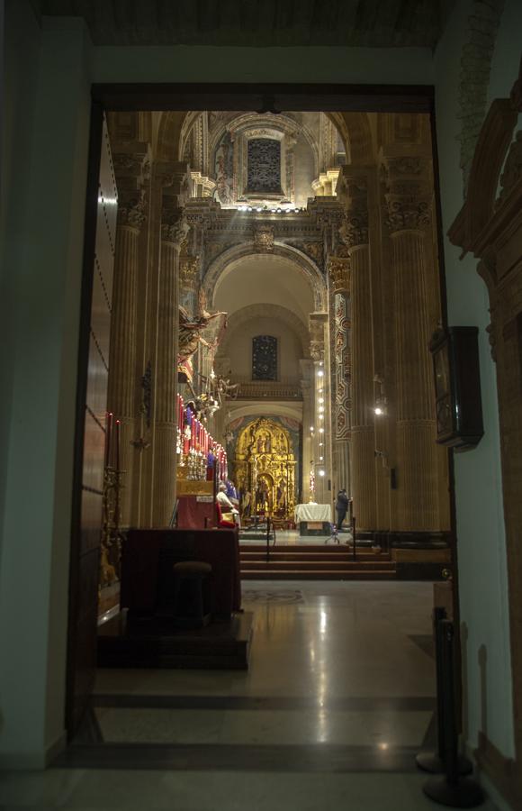 Altar de novena del Señor de Pasión