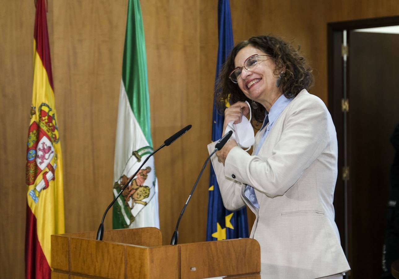 La ministra de Hacienda visita el astillero de San Fernando