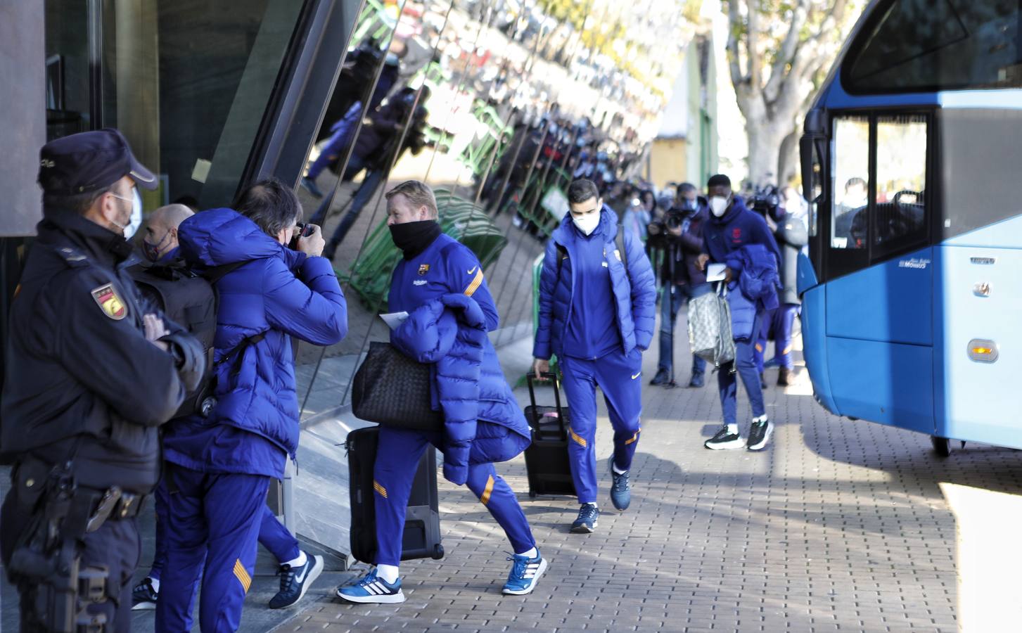 En imágenes, la llegada del Barcelona a Córdoba para disputar la Supercopa