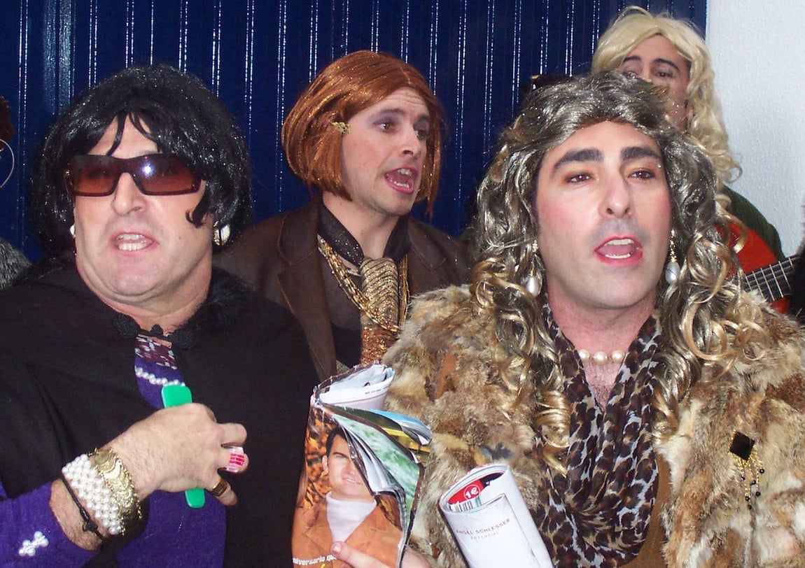 Martínez Ares, que durante 13 años no participó en el Falla, salió a la calle con su chirigota ilegal.