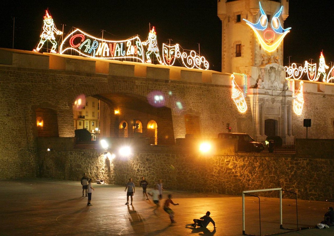 Iluminación de las Puertas de Tierra.