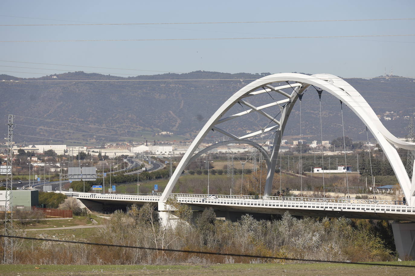 El esbelto aspecto del puente de Ibn Firnás de Córdoba que cumple 10 años, en imágenes