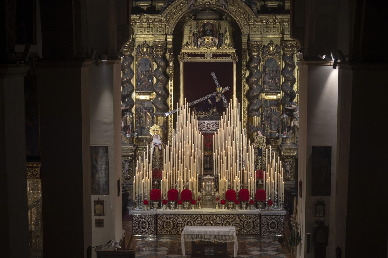 Los titulares de las Penas, a la luz de las velas