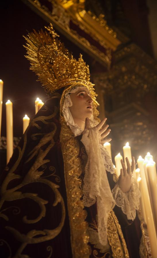 Los titulares de las Penas, a la luz de las velas