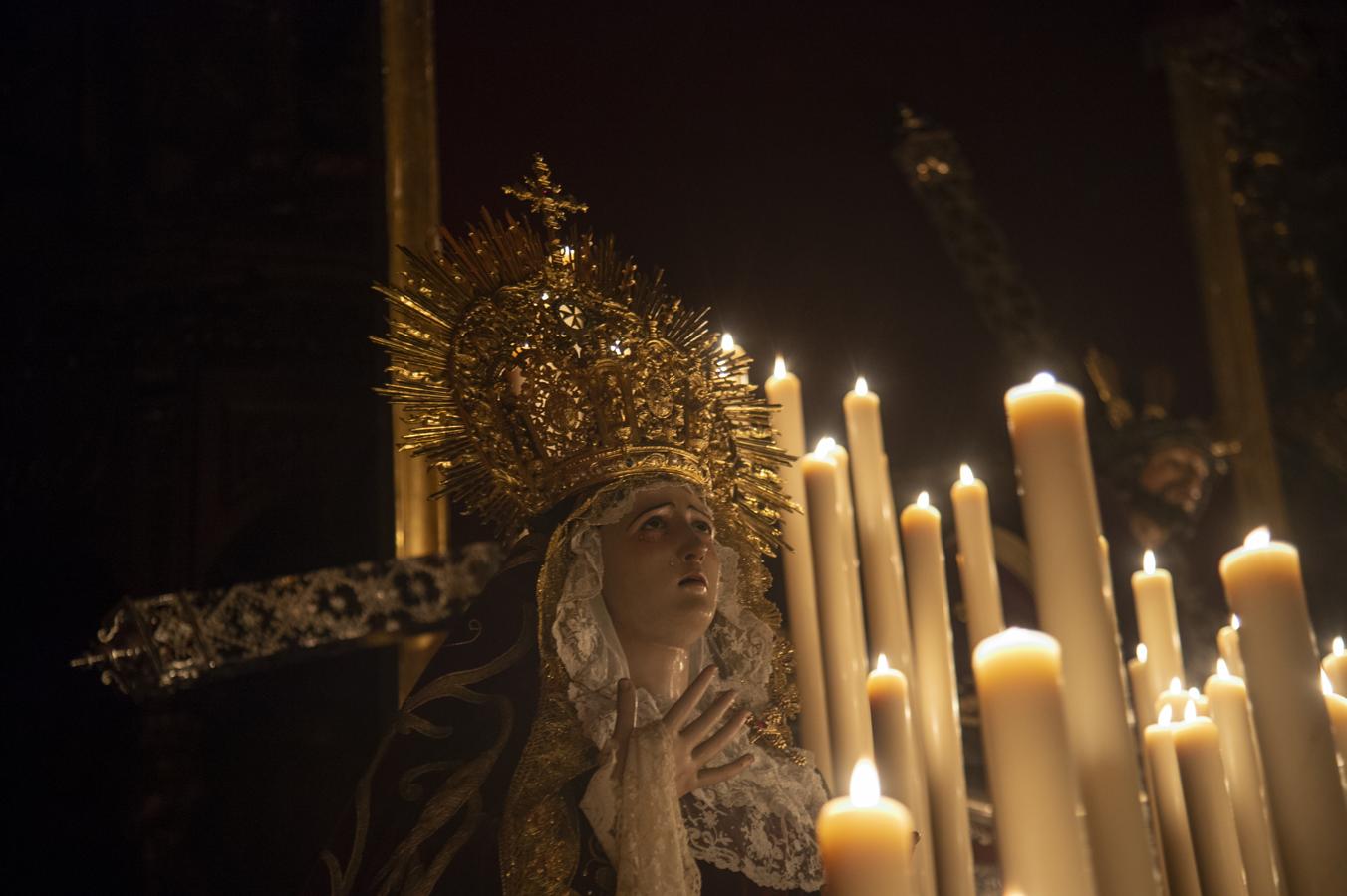 Los titulares de las Penas, a la luz de las velas