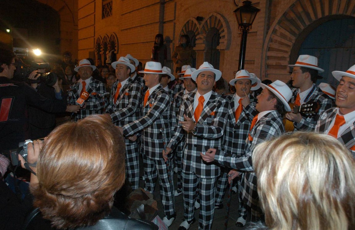 Fue el año en que se cerró el telón a la comparsa de 'Los molares' por cantar 16 durante el repertorio, uno más de lo permitido