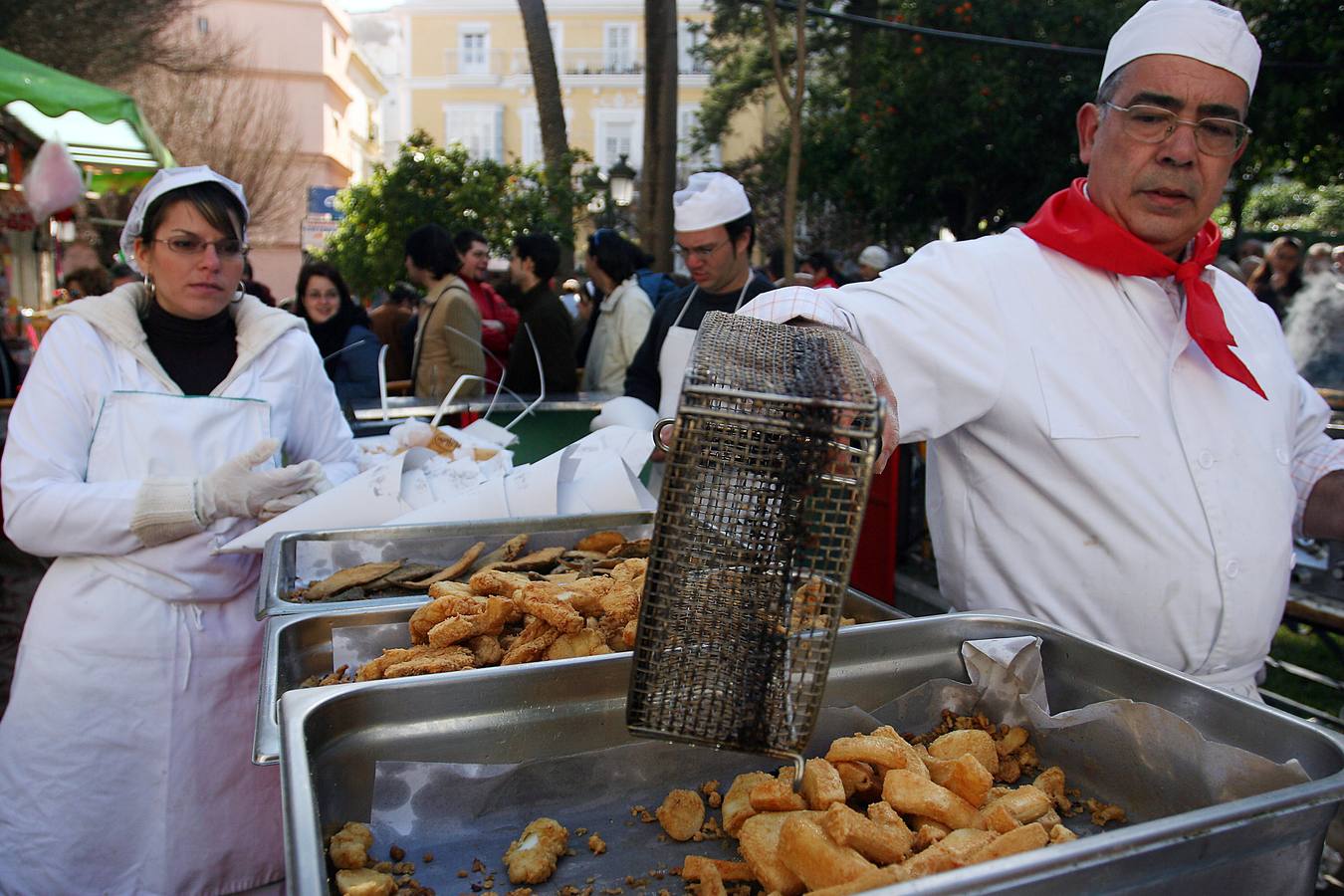 Fritada Gaditana en la plaza de Candelaria, de la peña La estrella, en el Domingo de Piñata