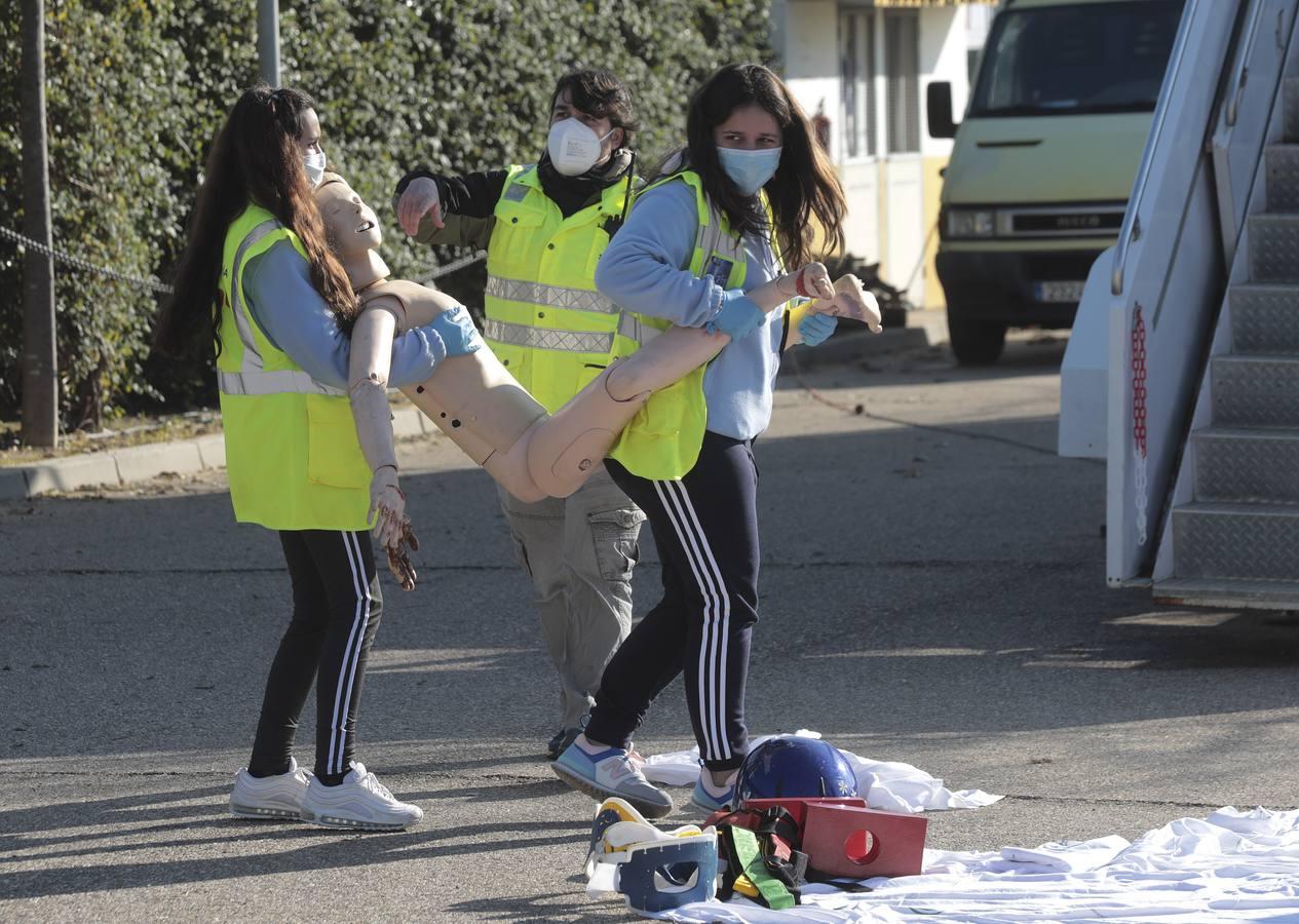 En imágenes, simulacro de actuación en la Escuela de Emergencias SAMU