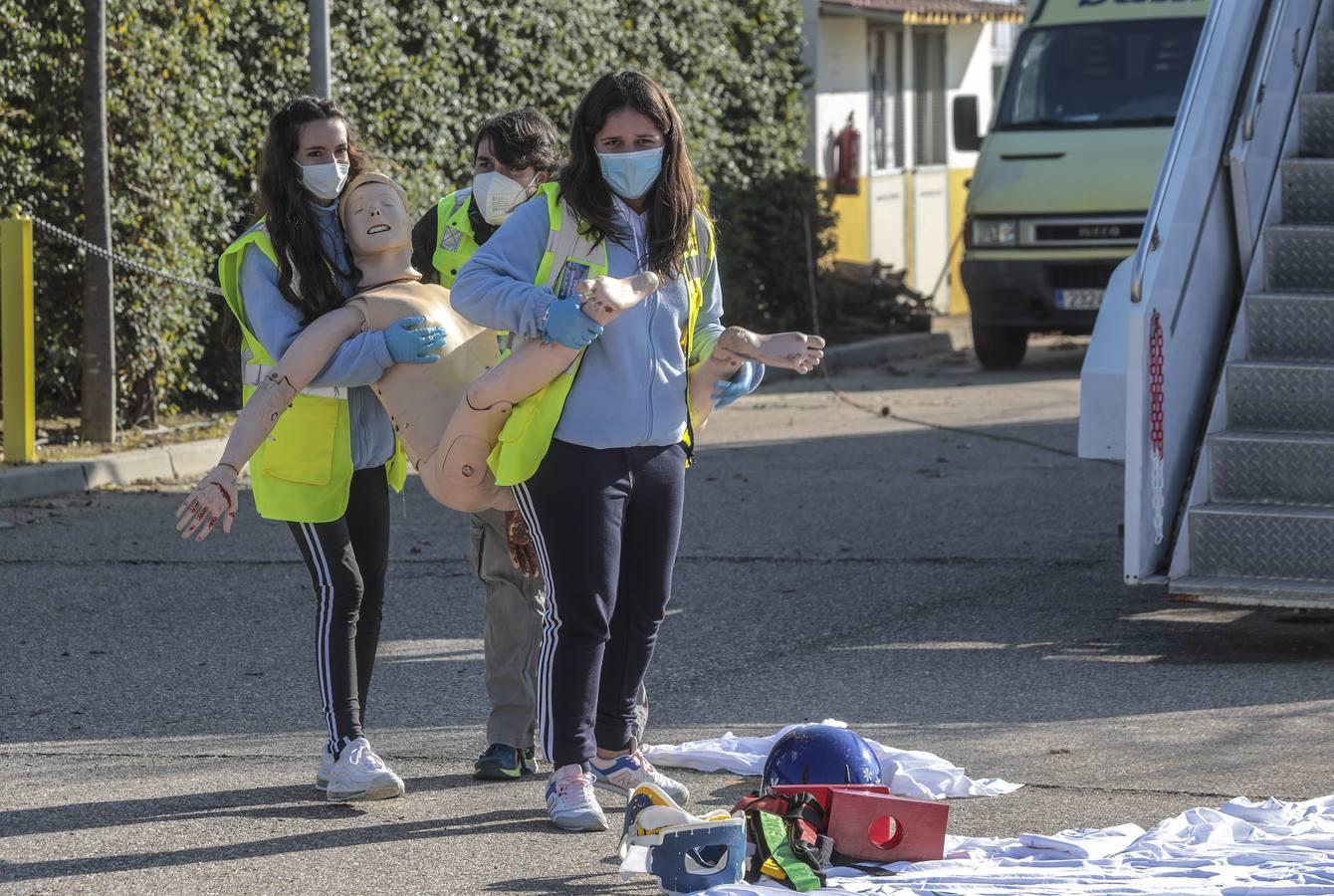 En imágenes, simulacro de actuación en la Escuela de Emergencias SAMU