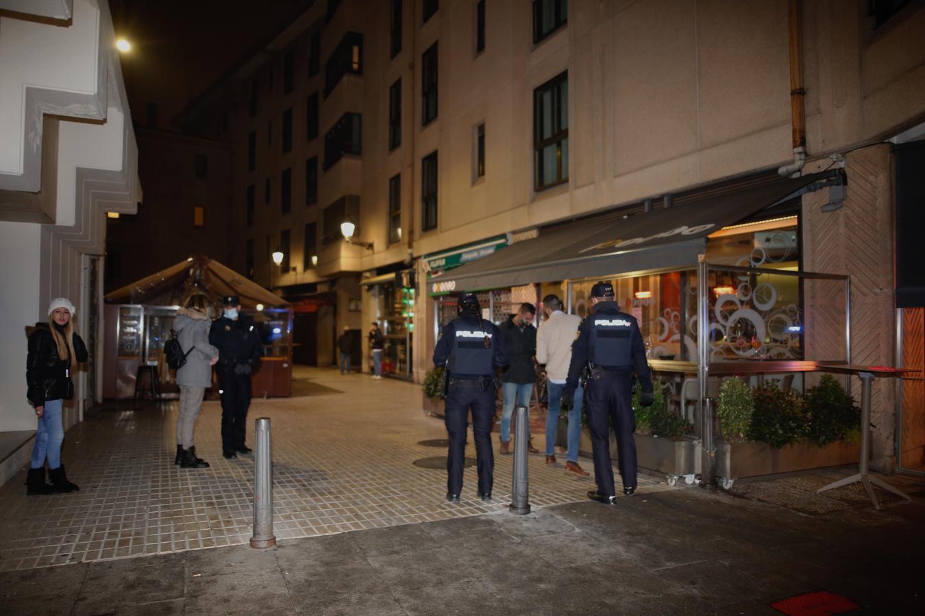 La Policía informa del nuevo toque de queda en Valladolid. 