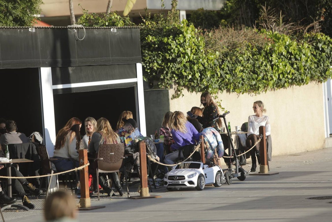 Ambiente en Cádiz horas antes del inicio de las nuevas restricciones