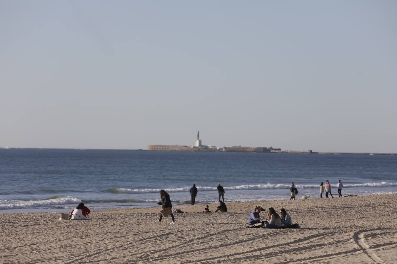 Ambiente en Cádiz horas antes del inicio de las nuevas restricciones