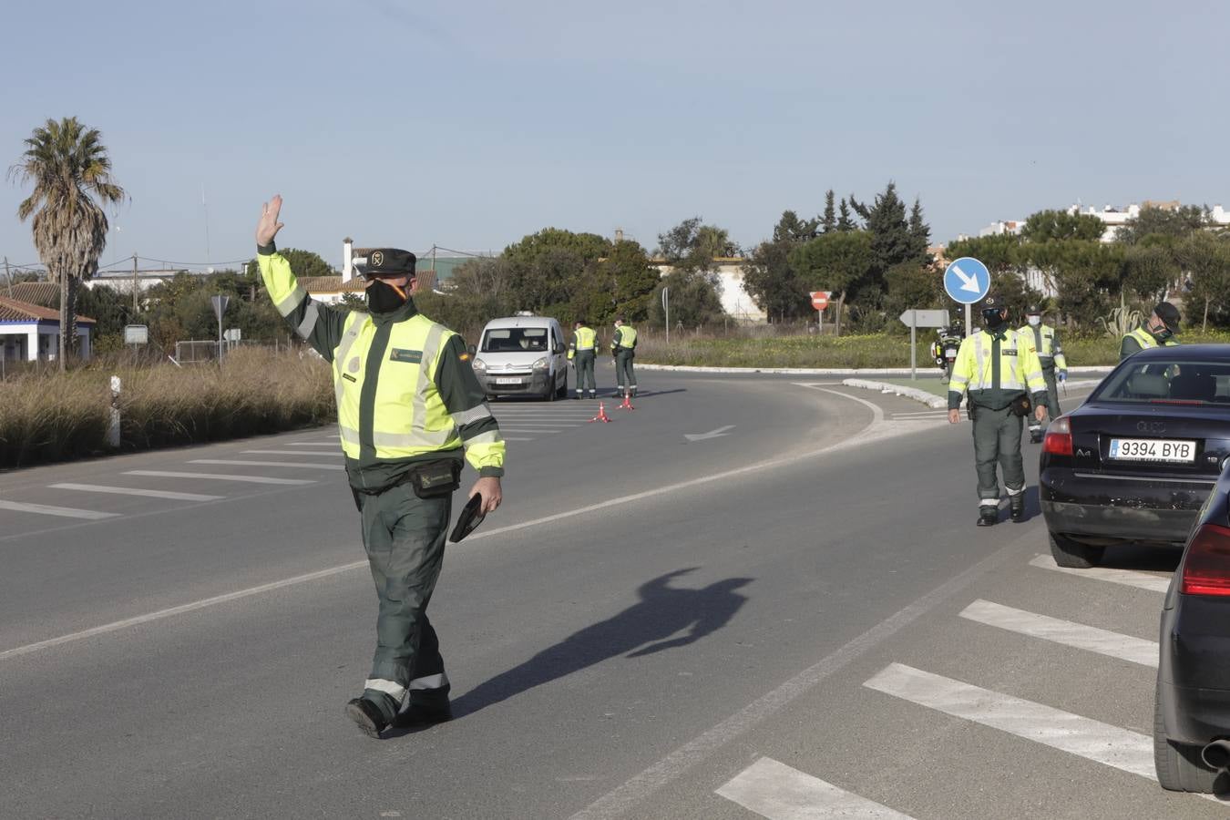 Fotos: La Guardia Civil controla el acceso a Sanlúcar