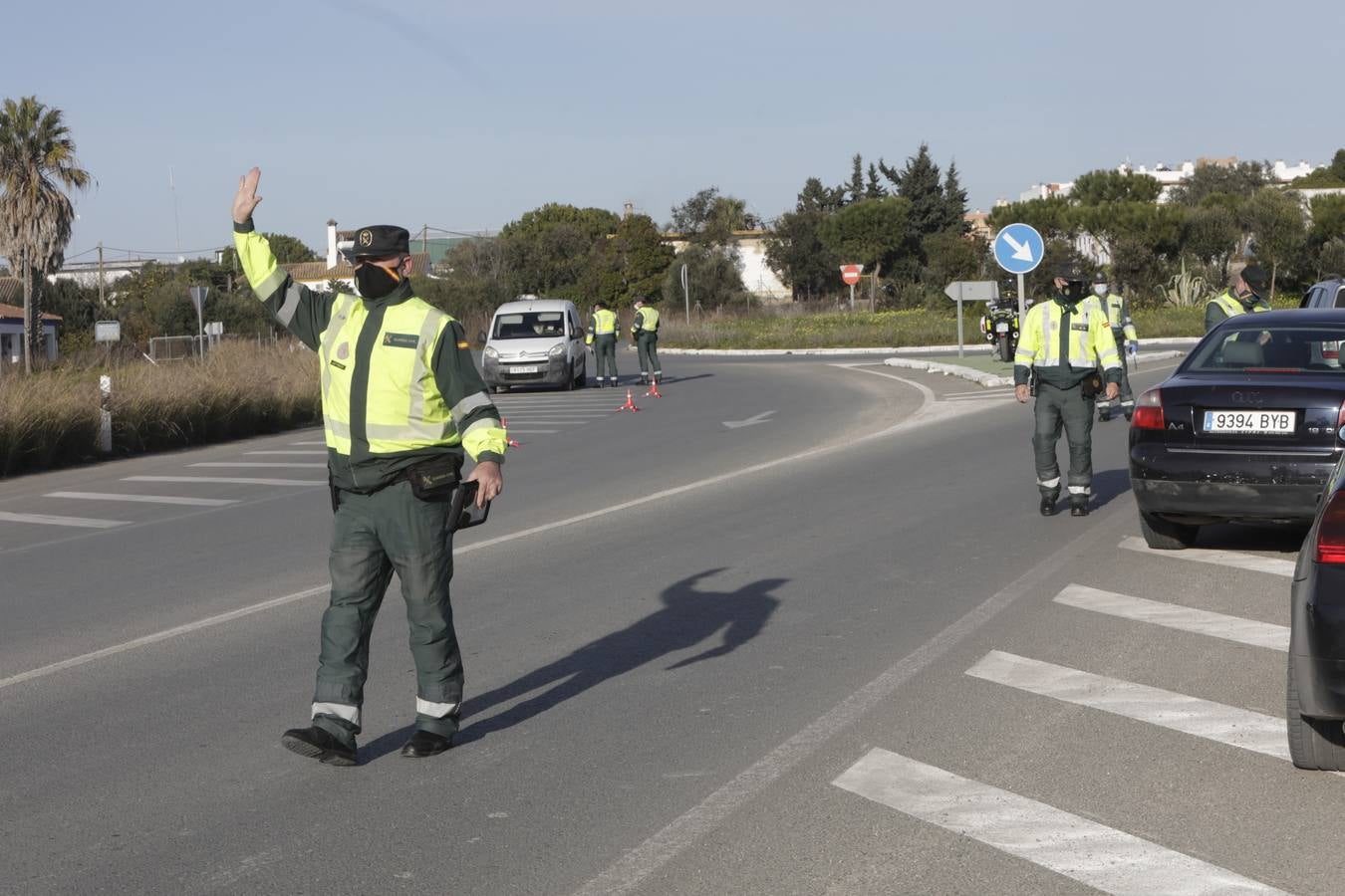 Fotos: La Guardia Civil controla el acceso a Sanlúcar