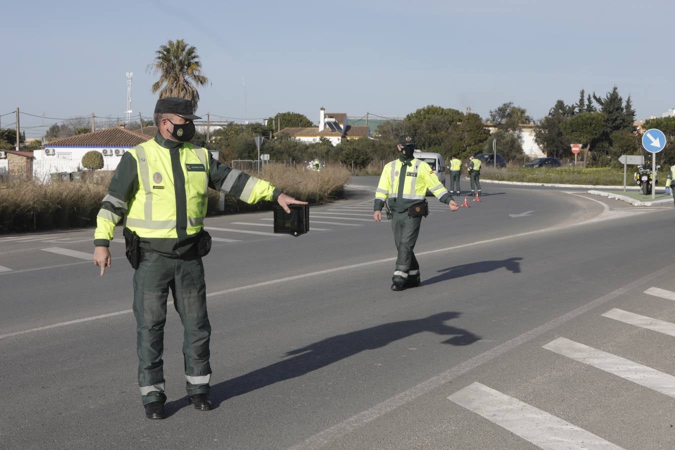 Fotos: La Guardia Civil controla el acceso a Sanlúcar