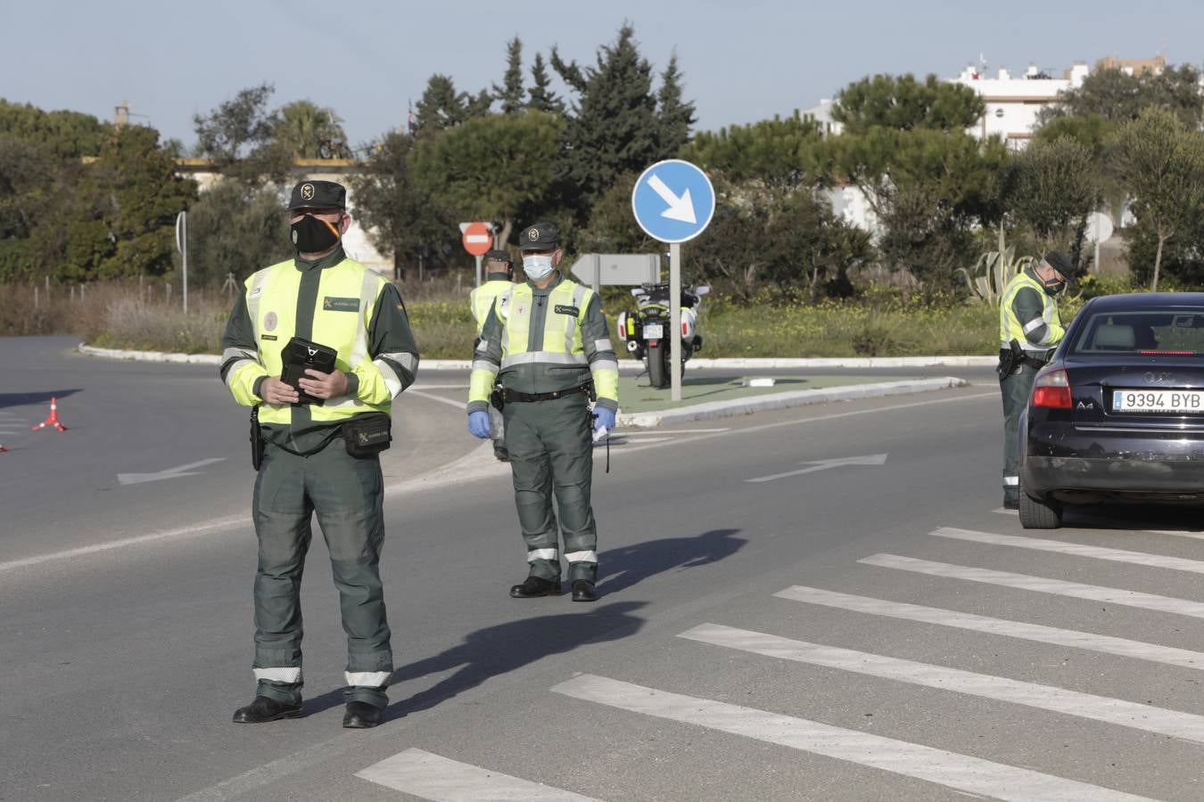 Fotos: La Guardia Civil controla el acceso a Sanlúcar