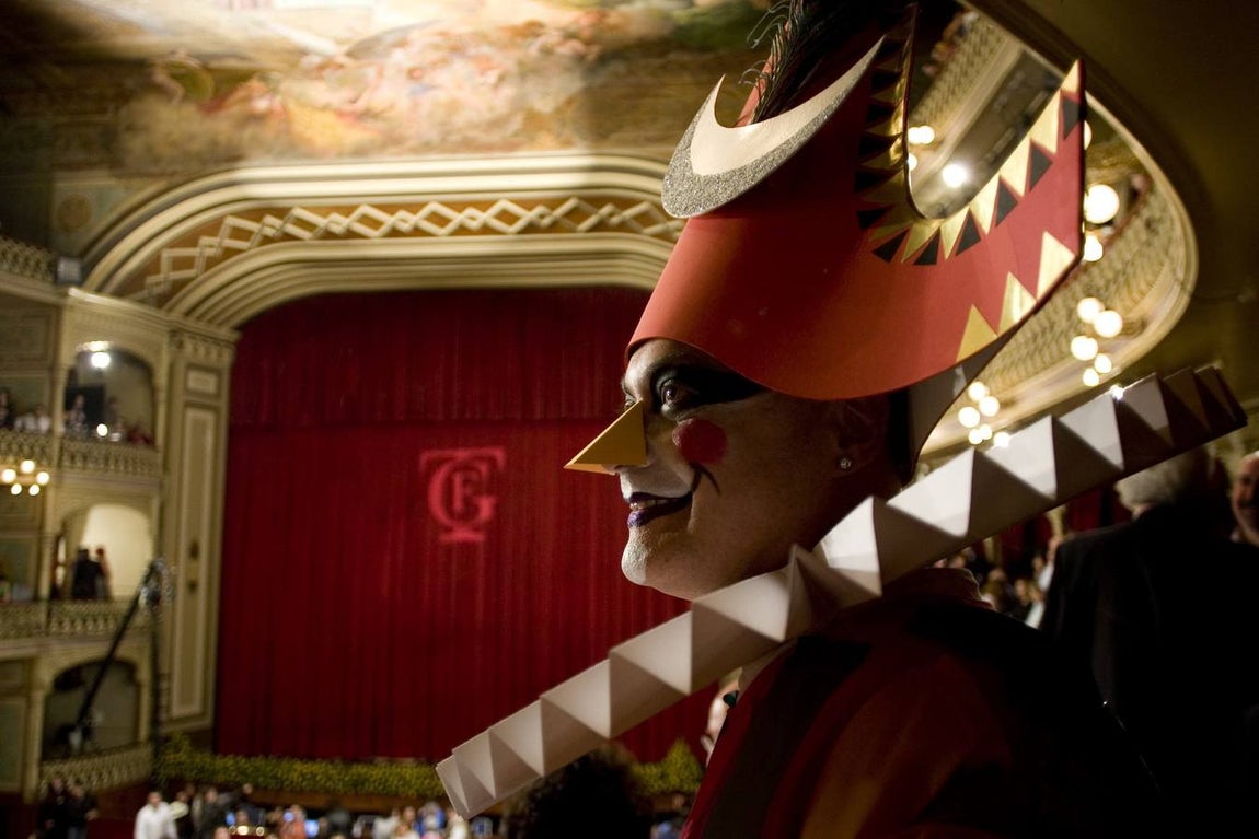 Un arlequín en el Gran Teatro Falla
