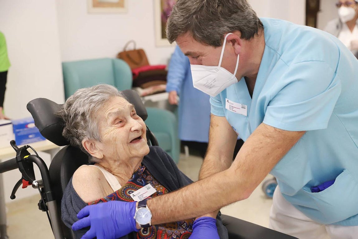 Arranca la vacunación de la segunda dosis Covid en Córdoba, en imágenes