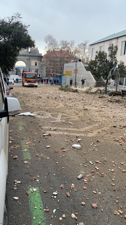 Imagen de la calle tras la enorme explosión registrada minutos antes de las tres de la tarde. 