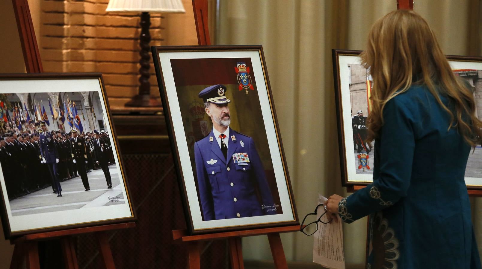 Fotogalería: La exposición fotográfica de Gerardo Lucio dedicada al Rey Felipe VI en Sevilla