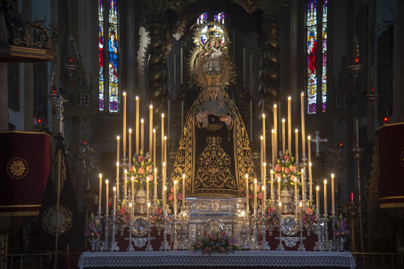 El altar del 75 aniversario de la Virgen de Gracia y Amparo