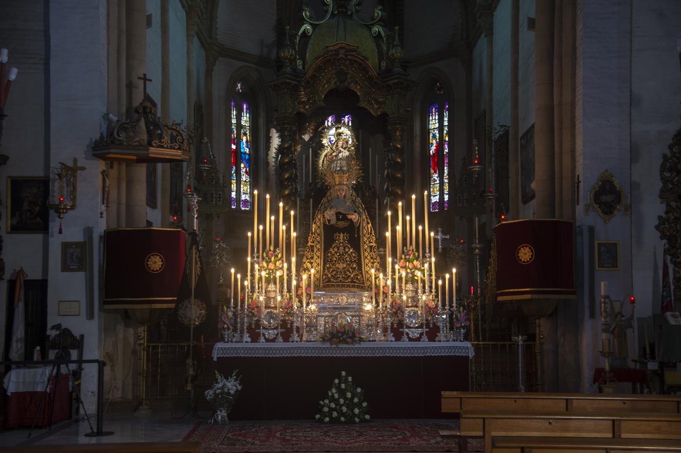 El altar del 75 aniversario de la Virgen de Gracia y Amparo