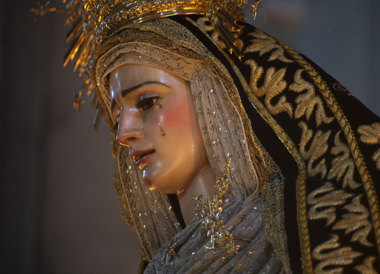 El altar del 75 aniversario de la Virgen de Gracia y Amparo