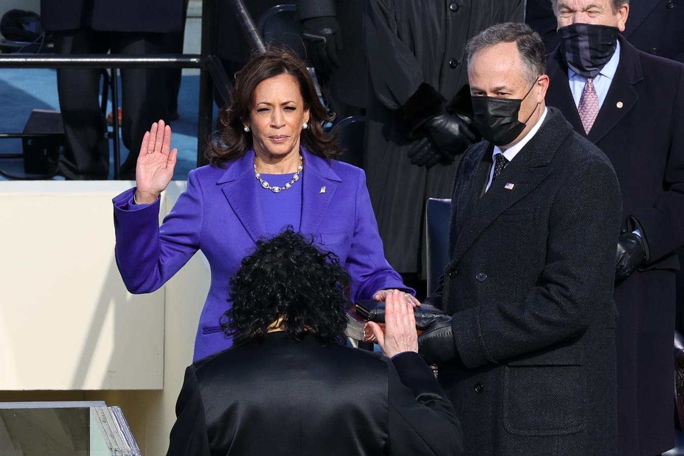 Momento en el que Kamala Harris ha jurado como vicepresidenta. 