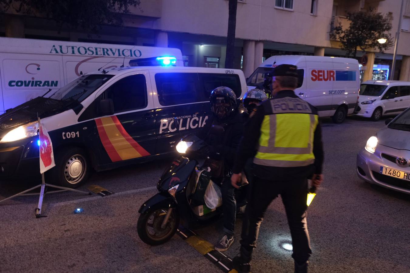 FOTOS: Controles en la entrada de Cádiz para vigilar el cierre perimetral