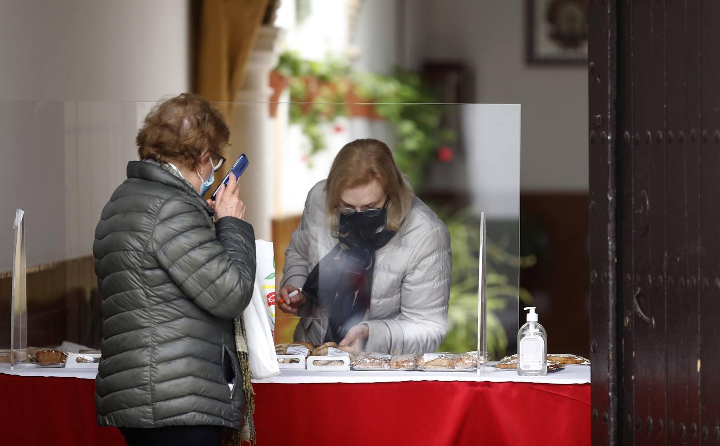 La vida cotidiana en Aguilar tras perder la cruz, en imágenes