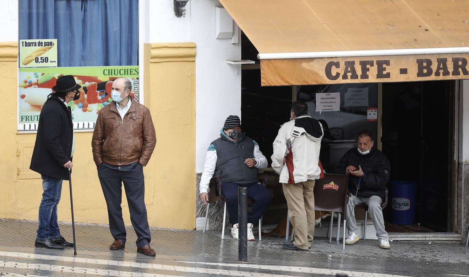 La vida cotidiana en Aguilar tras perder la cruz, en imágenes