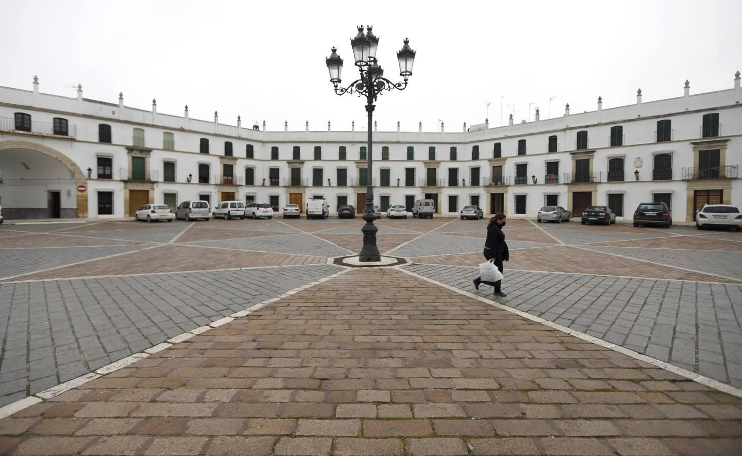 La vida cotidiana en Aguilar tras perder la cruz, en imágenes