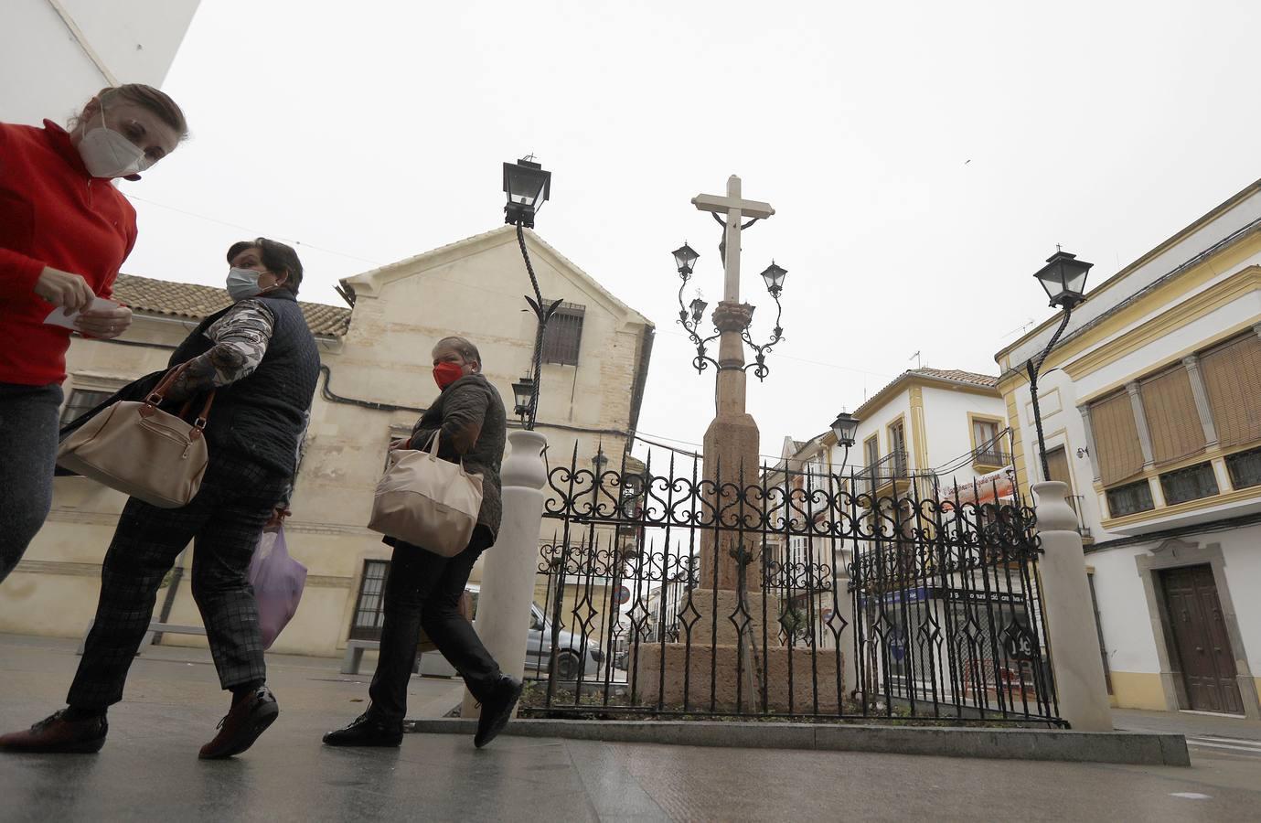 La vida cotidiana en Aguilar tras perder la cruz, en imágenes