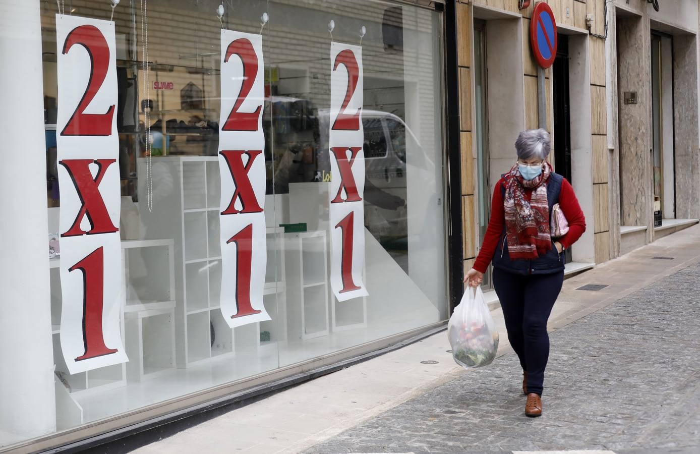 La vida cotidiana en Aguilar tras perder la cruz, en imágenes