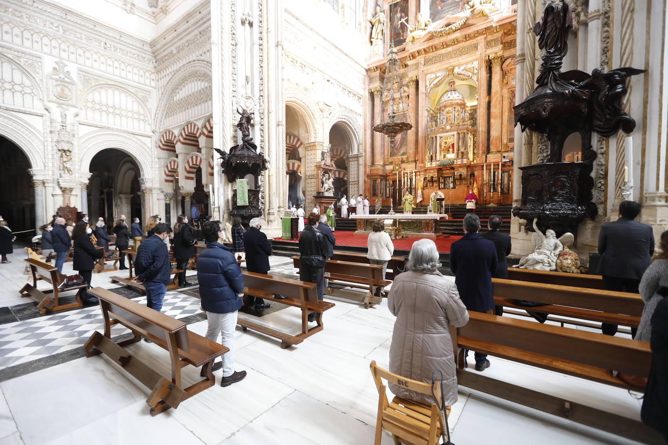 La misa en la Catedral de Córdoba por la festividad de San Francisco de Sales, en imágenes