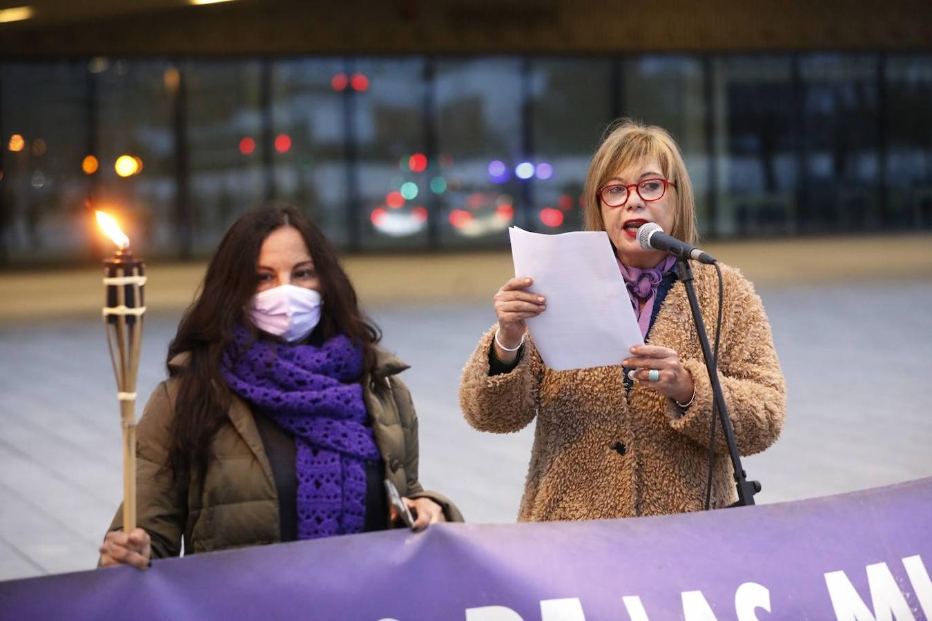 La concentración de la Plataforma contra la Violencia a las Mujeres, en imágenes