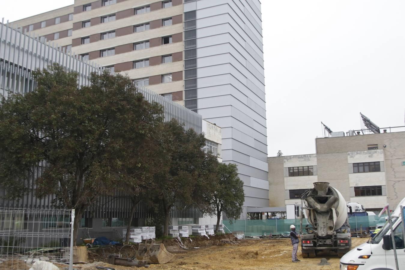 En imágenes, el estado del Hospital Militar de Sevilla días antes de recibir los primeros pacientes