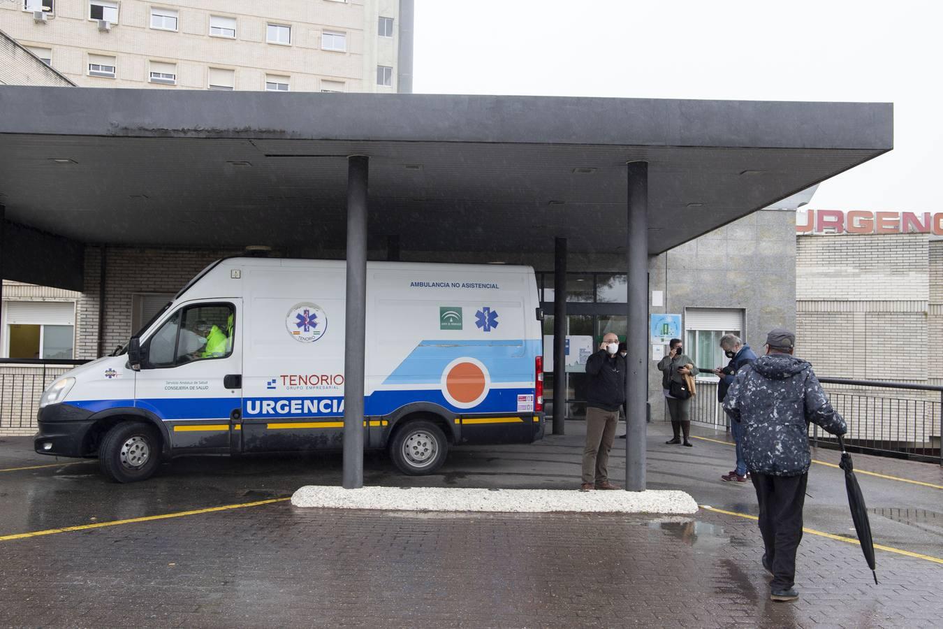 Ambiente del Hospital Universitario de Valme en Sevilla, en imágenes