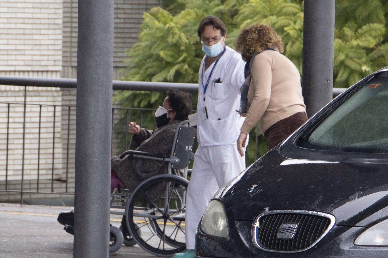 Ambiente del Hospital Universitario de Valme en Sevilla, en imágenes