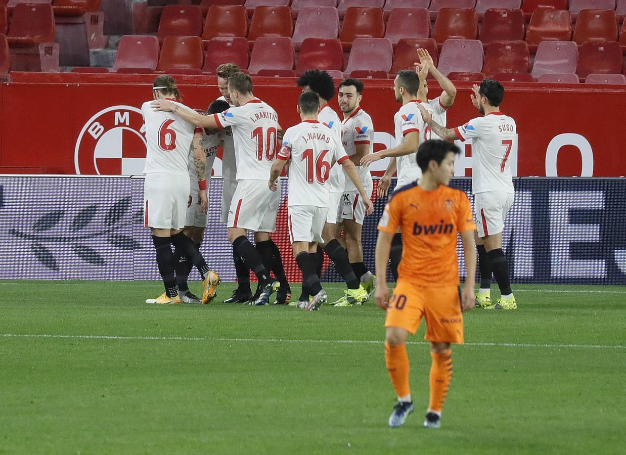 Las mejores imágenes del partido entre el Sevilla F.C. y el Valencia C.F.
