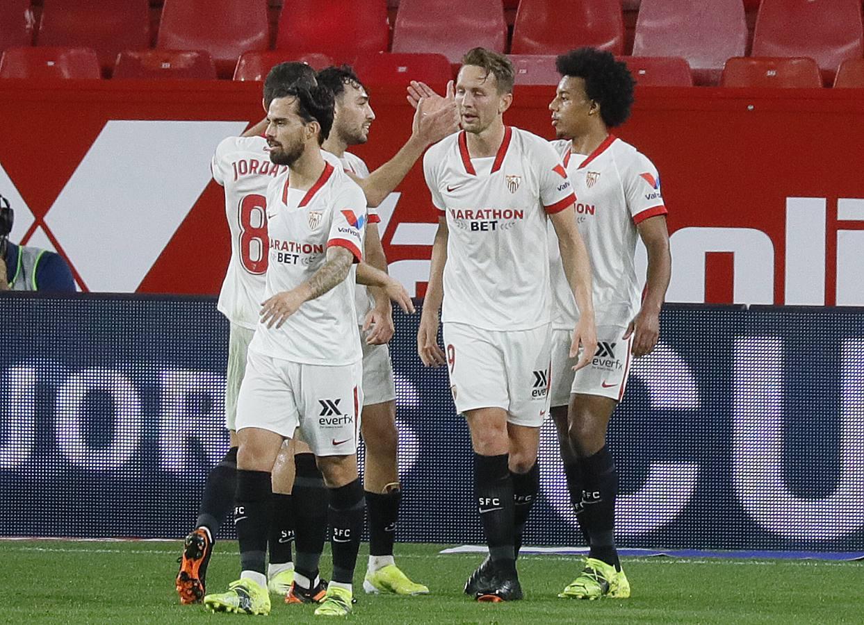 Las mejores imágenes del partido entre el Sevilla F.C. y el Valencia C.F.