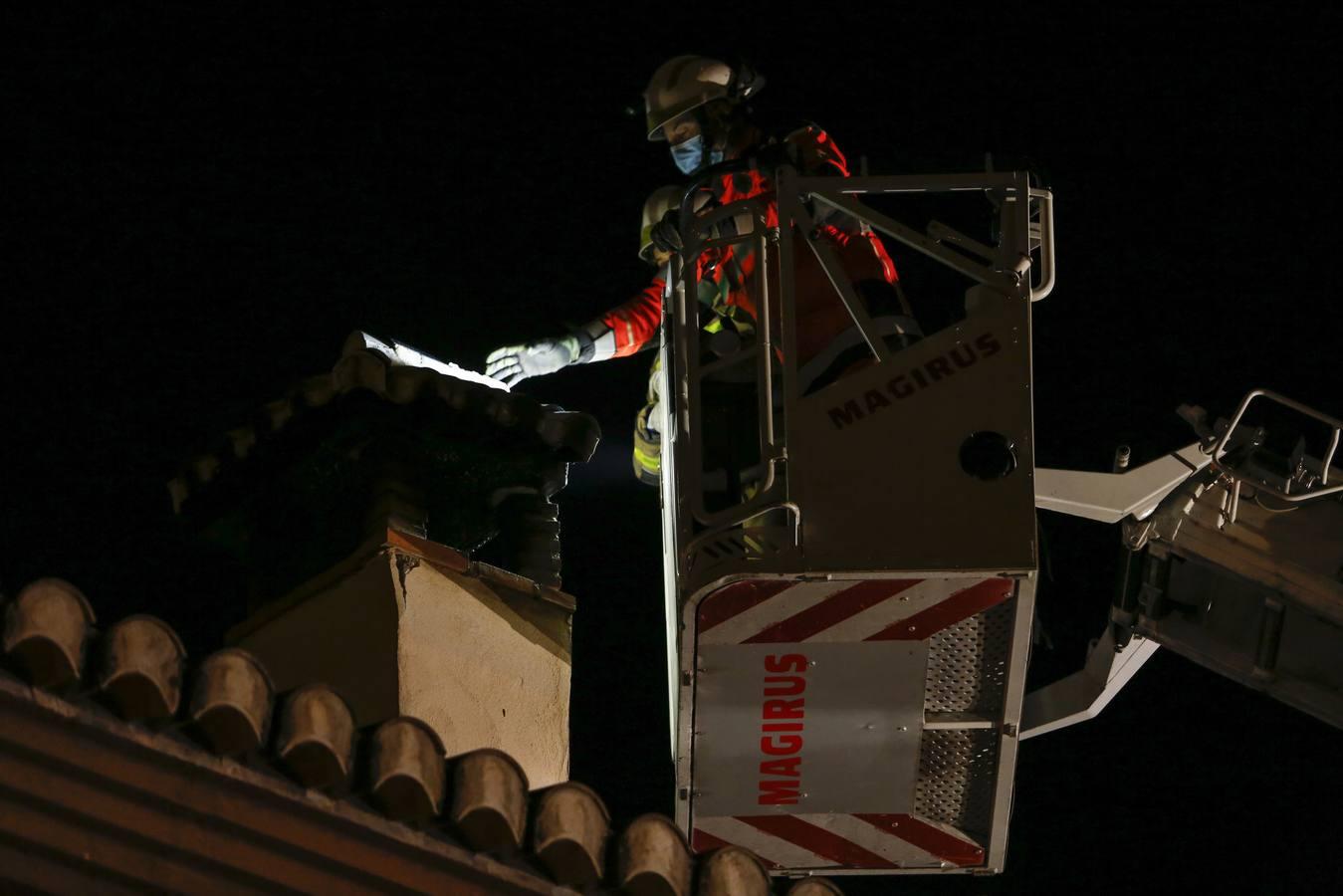 En imágenes, otra noche temblando en Granada por los terremotos