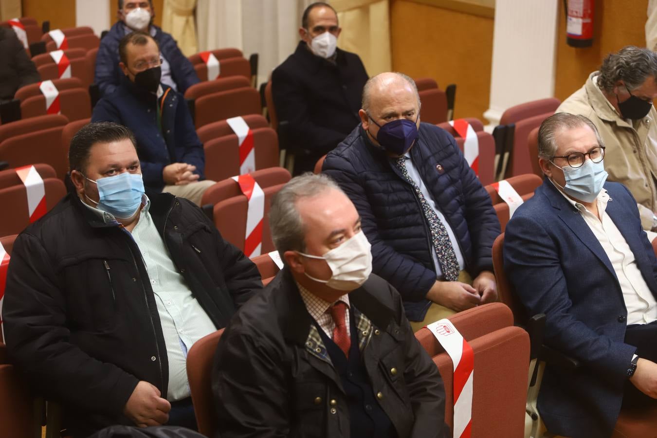 En imágenes, la asamblea de las hermandades y cofradías de Córdoba