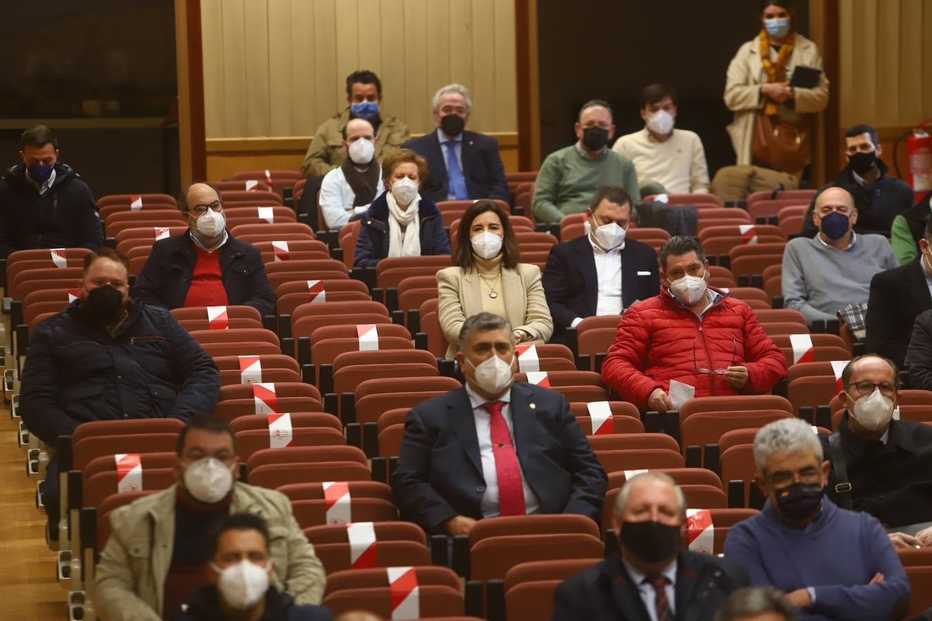 En imágenes, la asamblea de las hermandades y cofradías de Córdoba