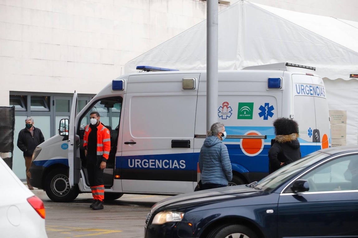 La alta actividad del Reina Sofía de Córdoba por el Covid-19, en imágenes