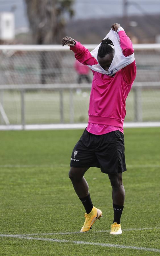 El primer día de Moussa Sidibé en el entreno del Córdoba CF, en imágenes