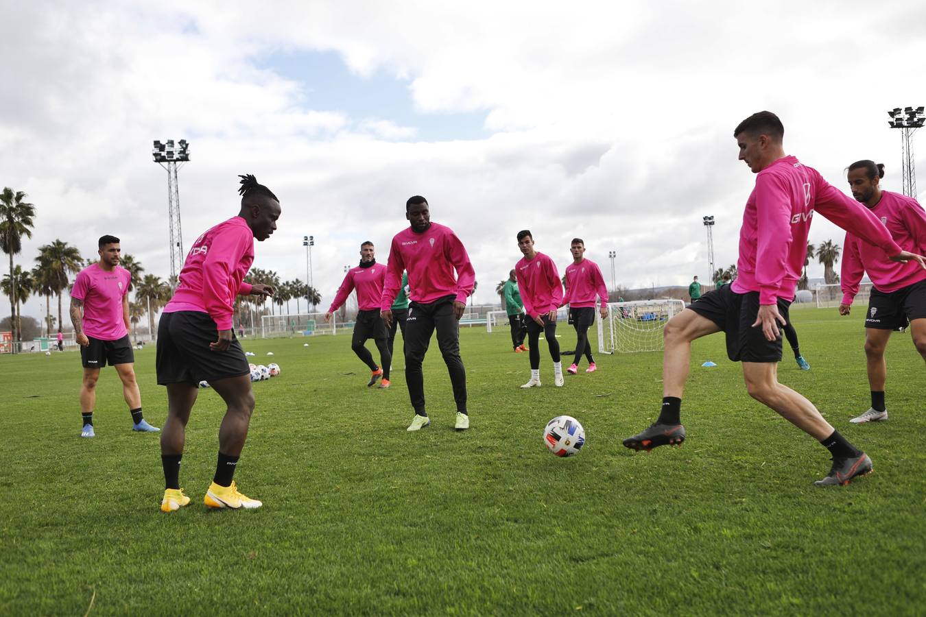 El primer día de Moussa Sidibé en el entreno del Córdoba CF, en imágenes