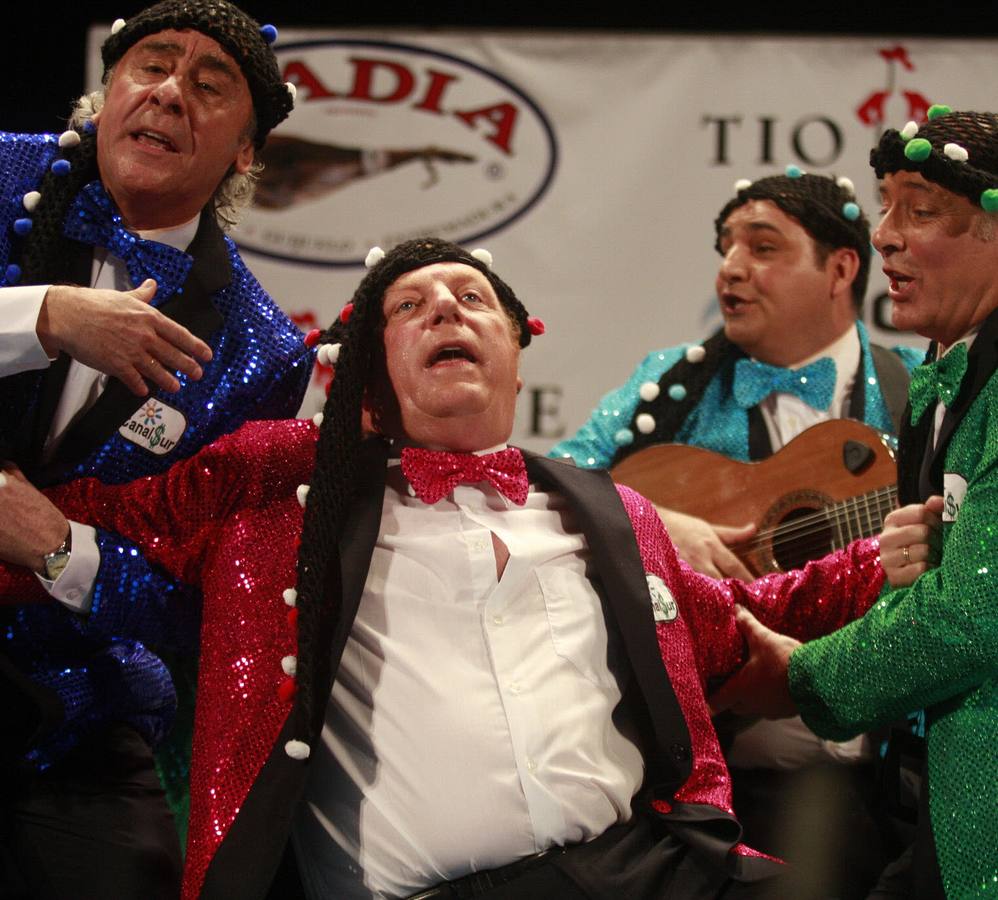 'Los pre-paraos'', la chirigota de los famosos, con César Cadaval, José Manuel Soto, Paco Lola, Monchi, Arcángel, Pepe el Caja... provocó el revuelo en el Falla en este Carnaval 2010